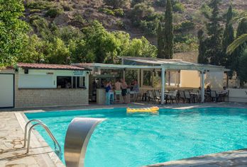 Hotel, Neos Ikaros
