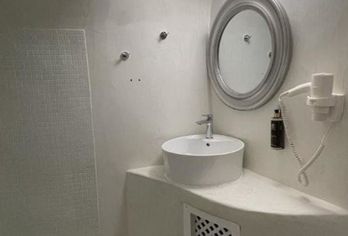 Hotel, Vogue Suites