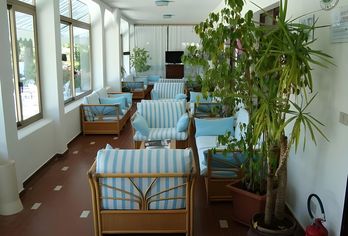 Hotel, Hotel Sandalyon