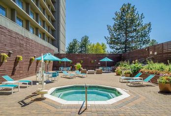 DoubleTree by Hilton Hotel Denver