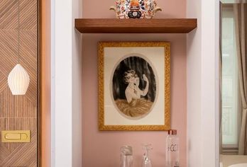 Hotel, Hotel des Champs-Elysees