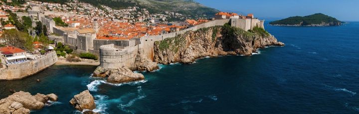 Die Festung Lovrijenac in Dubrovnik, Kroatien, auf einem Felsen über dem Meer.