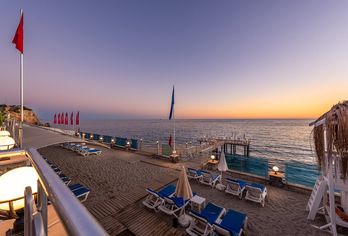 White City Beach Hotel