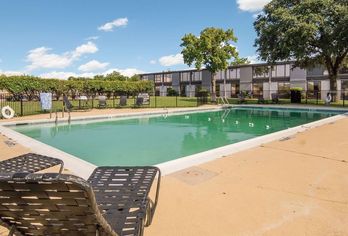 Hotel, Capital O Duncanville Tx