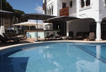 Hotel, Emerald Sun Hotel