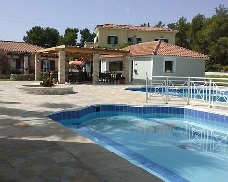 Zeus Studios & Apartments-3