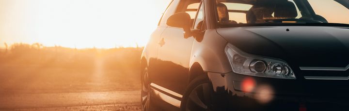 Schwarzes Auto 