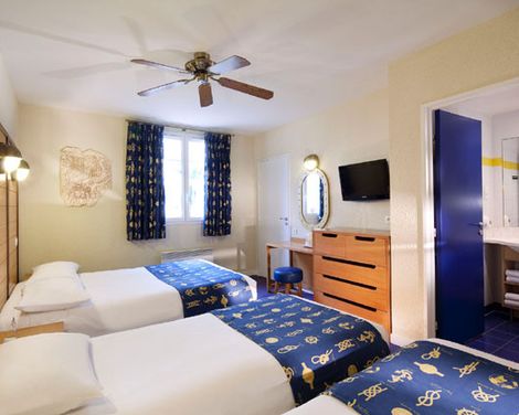 Explorers Hotel-0