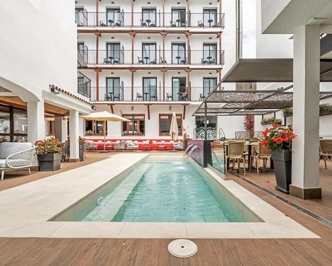 Neptuno Hotel & Spa-3