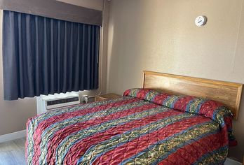 Hotel, Carl's Motel