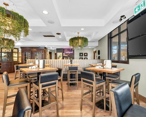 Sandman Hotel & Suites Vancouver Airport-4