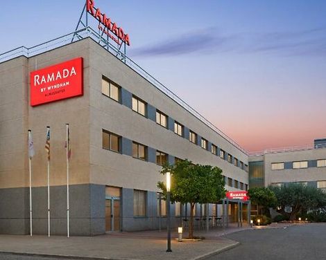 Ramada by Wyndham Valencia Almussafes-3