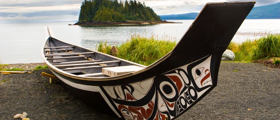 Auf Haida Gwaii bauen die indianischen Ureinwohner hochseetaugliche Kanus