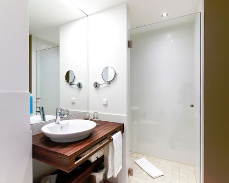 SIMM's Hotel-4