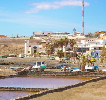 Blick auf die Salzfelder auf Fuerteventura.