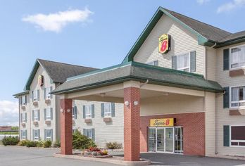 Super 8 by Wyndham Truro NS