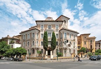 Hotel, The Cross Hotel