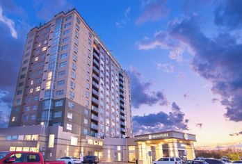Hotel, Sandman Signature Toronto Airport Hotel