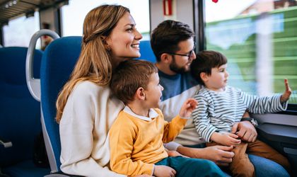 Familie in der Bahn