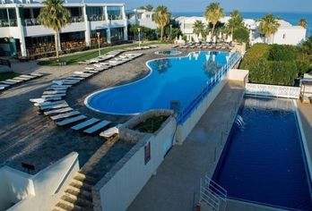 Theo Sunset Bay Hotel
