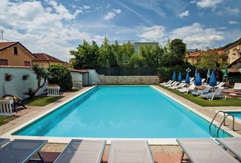 Hotel, Hotel Maderno