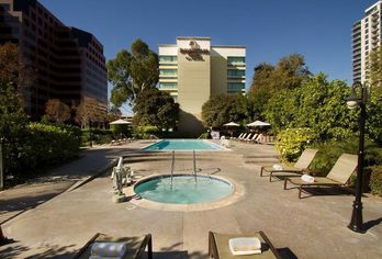 DoubleTree by Hilton Orange County Airport