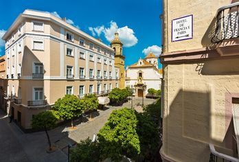 Hotel, Hotel De Francia y París