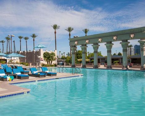Luxor Hotel & Casino-1