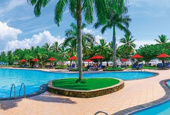 Hotel, The Palms Hotel