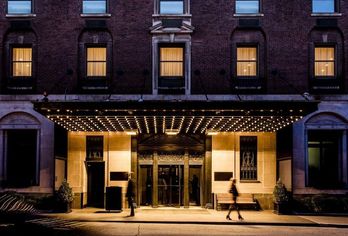 Hotel, Ambassador Chicago