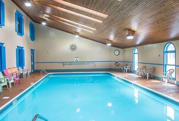 Hotel, Comfort Inn & Suites Thousand Islands Harbour District