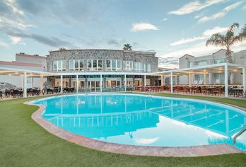 Hotel, Hotel Livvo Koala Garden