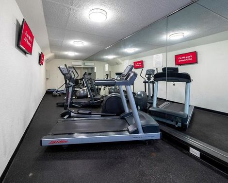 Red Roof PLUS+ Newark - Carteret-2