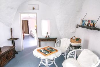 Hotel, Alexander's Suites