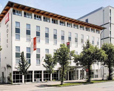 Hotel ibis Muenchen Garching-0