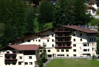 Hotel, Kertess
