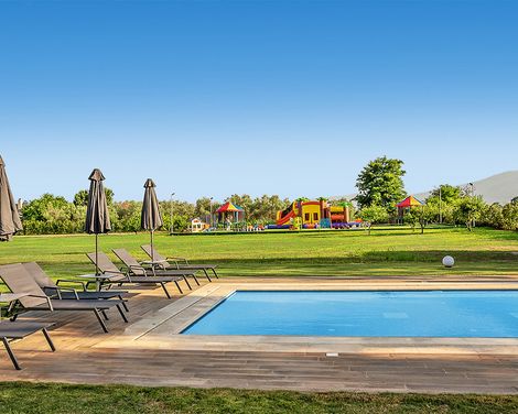Mythic Summer Hotel -1