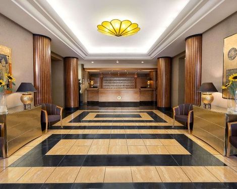 Ramada by Wyndham Naples-3