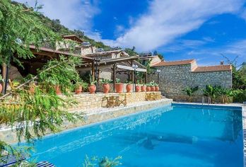 Hotel, Stone Village Petrino Horio