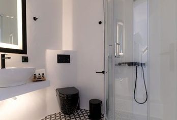 Hotel, Divelia Hotel