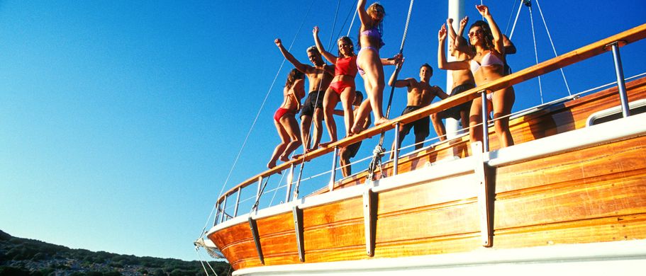 Freunde auf einem Boot