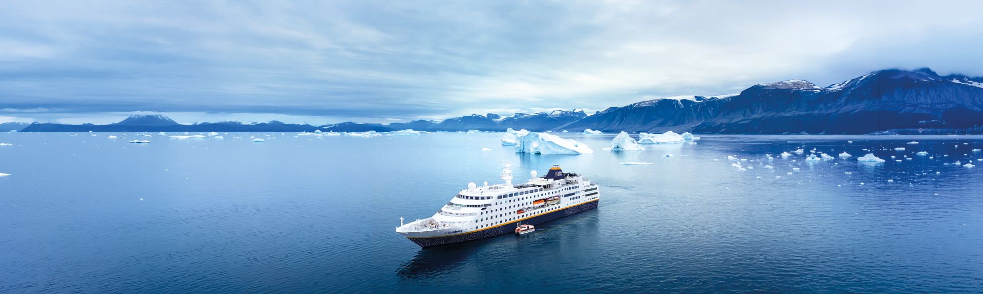 Plantours Schiff auf dem Meer