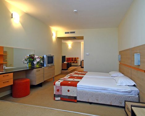 Hotel Meridian-0