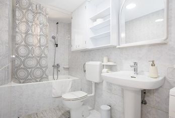 Hotel, Madonna Guest House