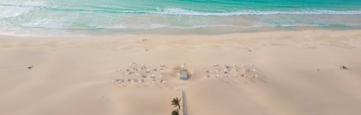 Strand mit Steg am morgen auf Boa Vista