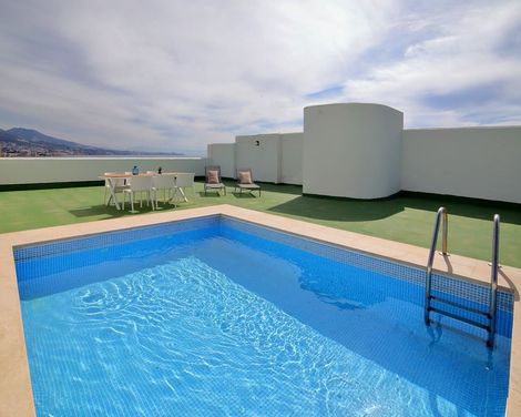 Hotel Apartamentos Pyr Fuengirola-3