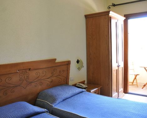 Bonsai Hotel -3