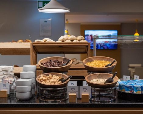 Holiday Inn Express Lisbon Airport-1