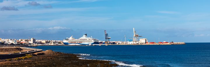 Blick auf den Hafen von Puerto del Rosario.