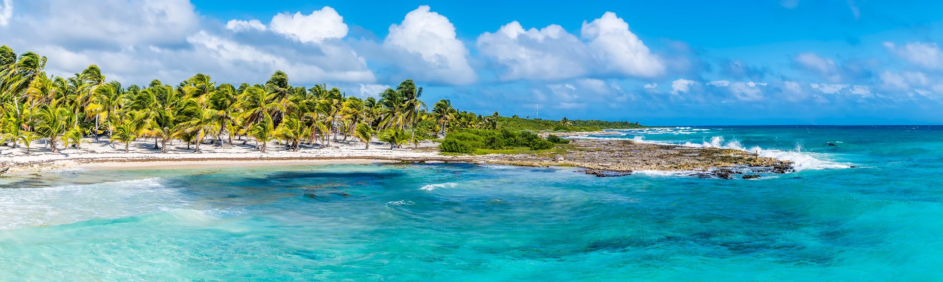 Blick auf einen Strand an der Costa Maya